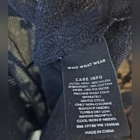 WHO WHAT WEAR Sheer Tull Lace Black Embroidered Sleeveless Blouse Sz S - Picture 6 of 6